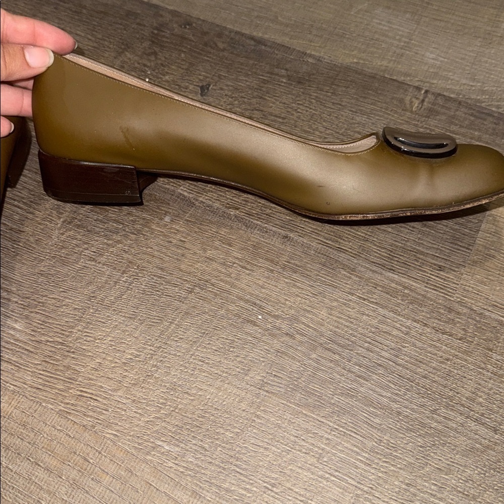 Salvatore Ferragamo Olive Green Leather Block Heel Pumps - Picture 7 of 7